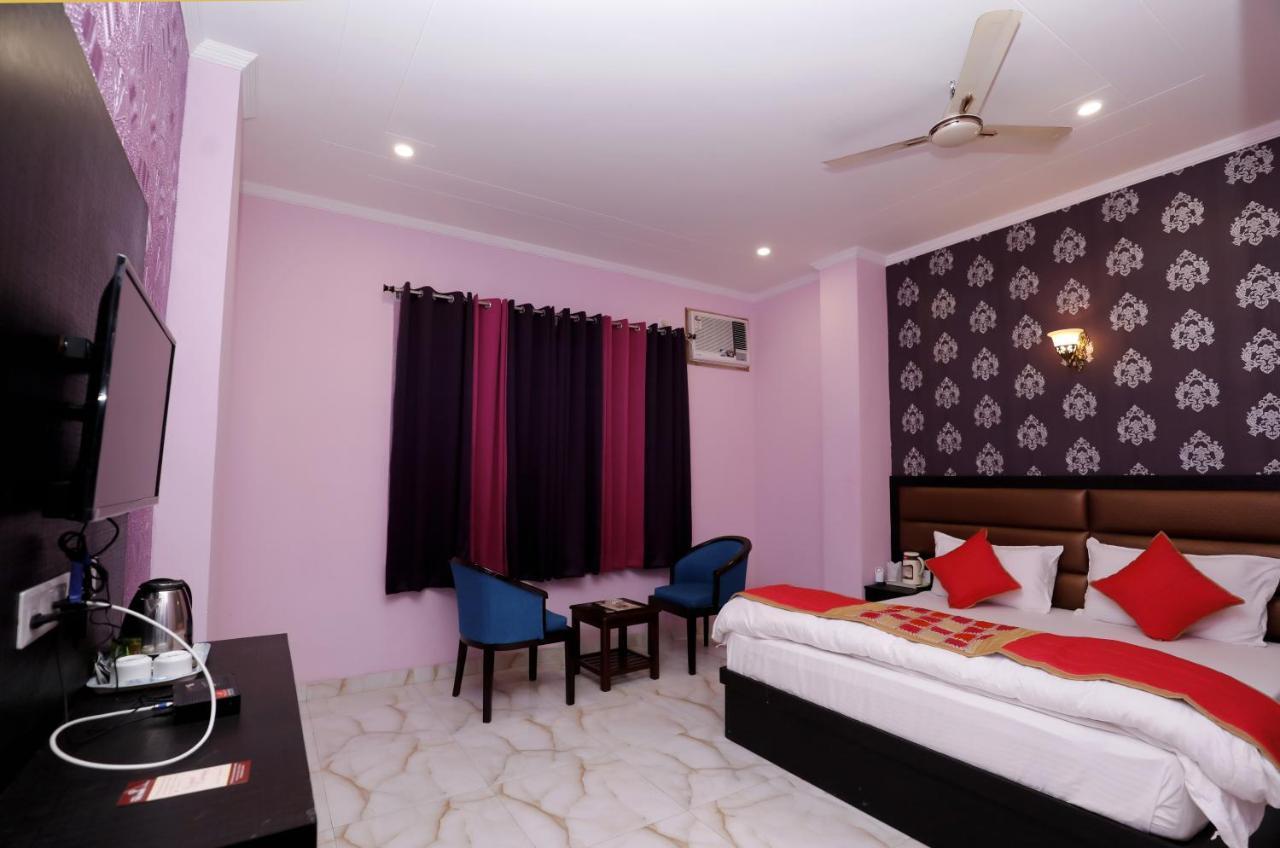 The Park Presidency Hotel Bareilly Exterior photo