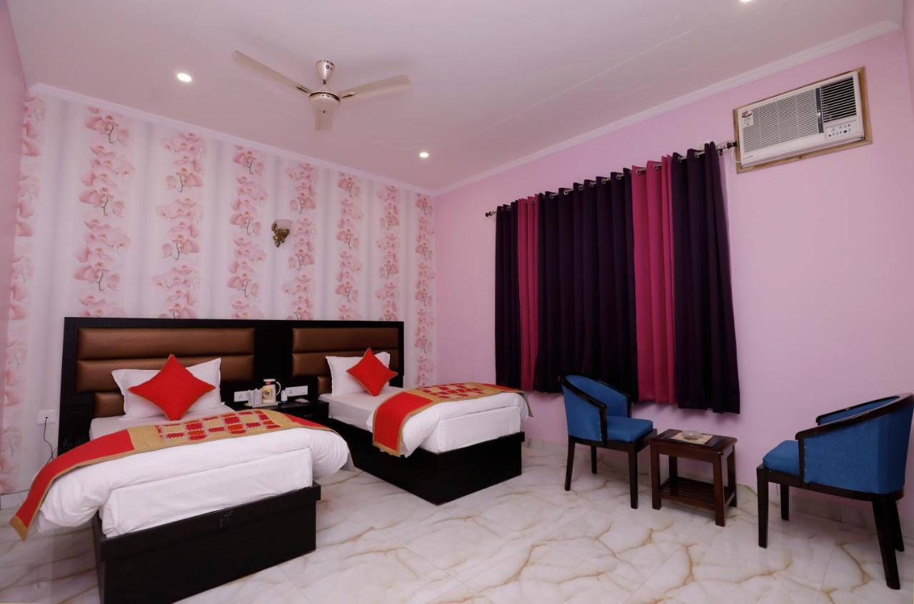 The Park Presidency Hotel Bareilly Exterior photo